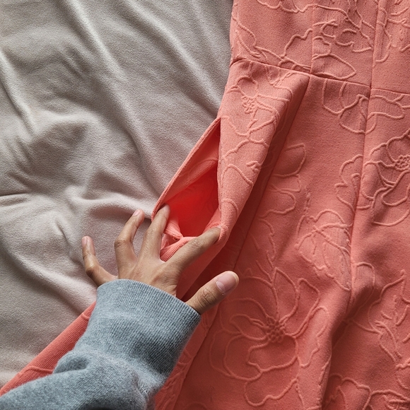 Elegant Coral Floral Dress with side pockets Size Zero - Picture 3 of 8